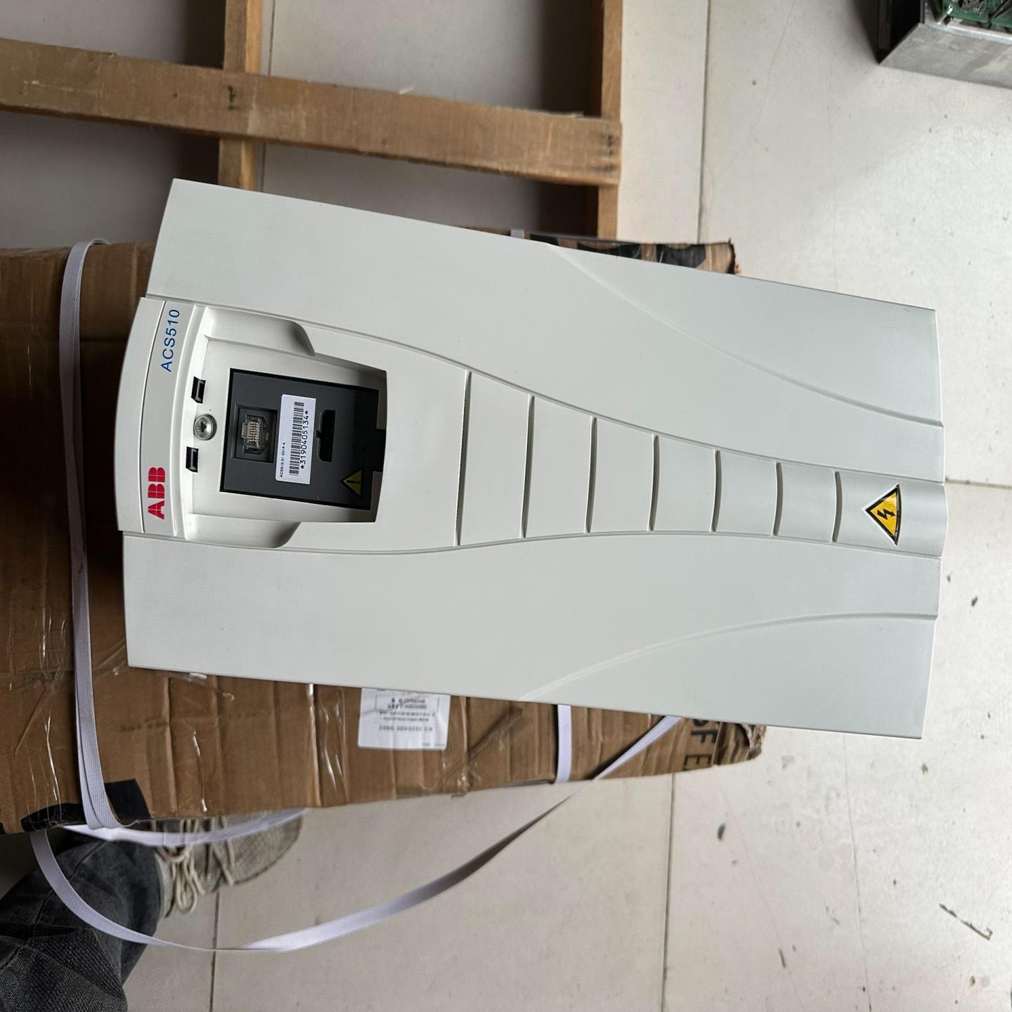 变频器ACS510-01-031A-4 功率15kw成