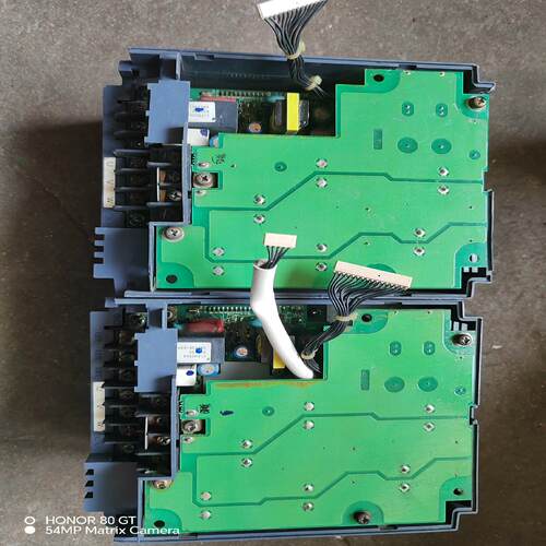 富士变频器 FRN3.7C1S-4C  3.7KW 380V