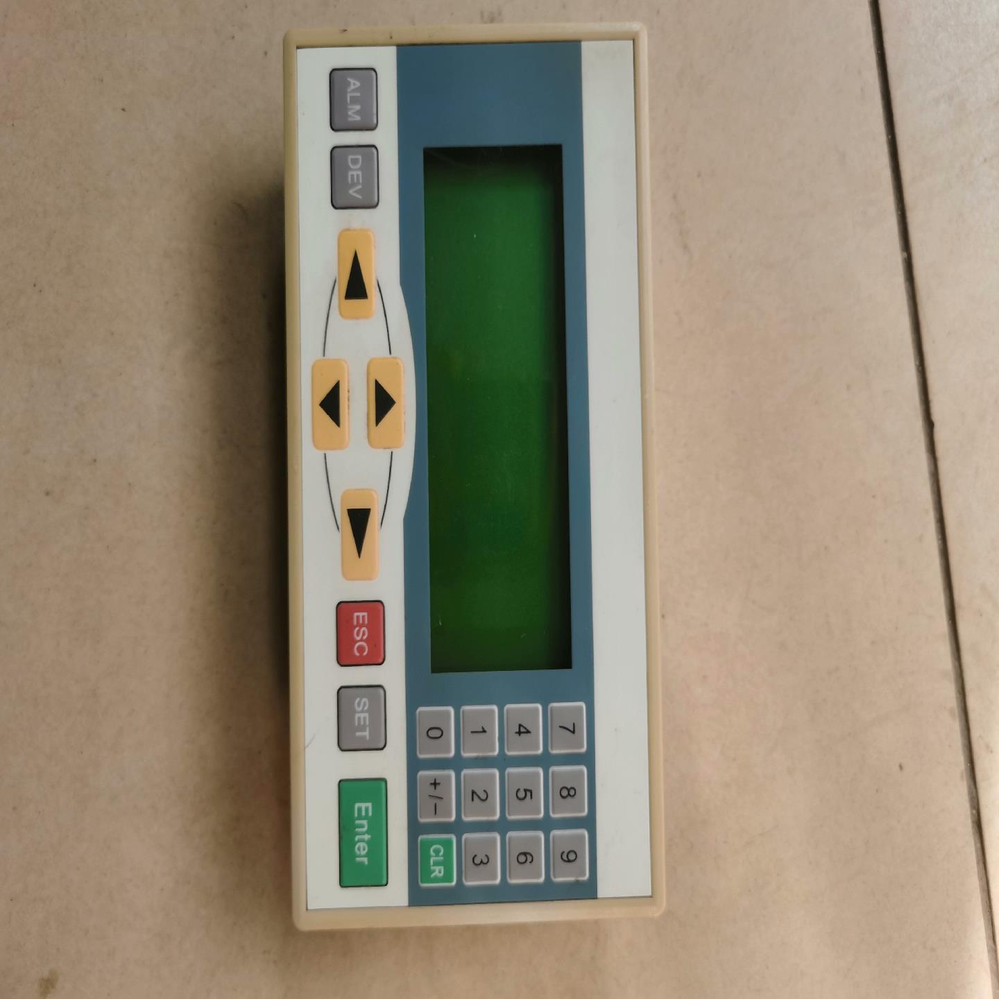 文本显示器WE320一A，成色如图，功能功，不