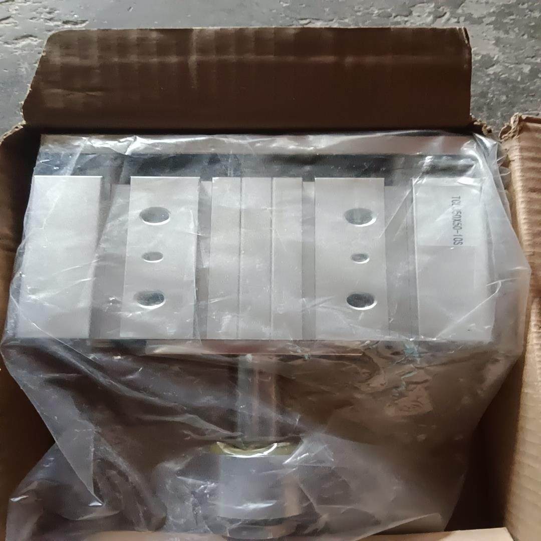 全新原装三轴气缸TCLJ50X50-10S，实拍图