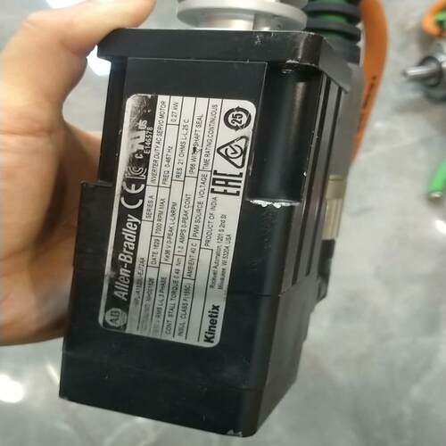 现货AB电机MPL-A1520U-EJ72AA功能正常
