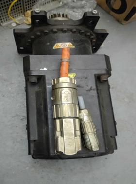 （设备配件）AM3073-0Q30-0000  倍福电机，包好。