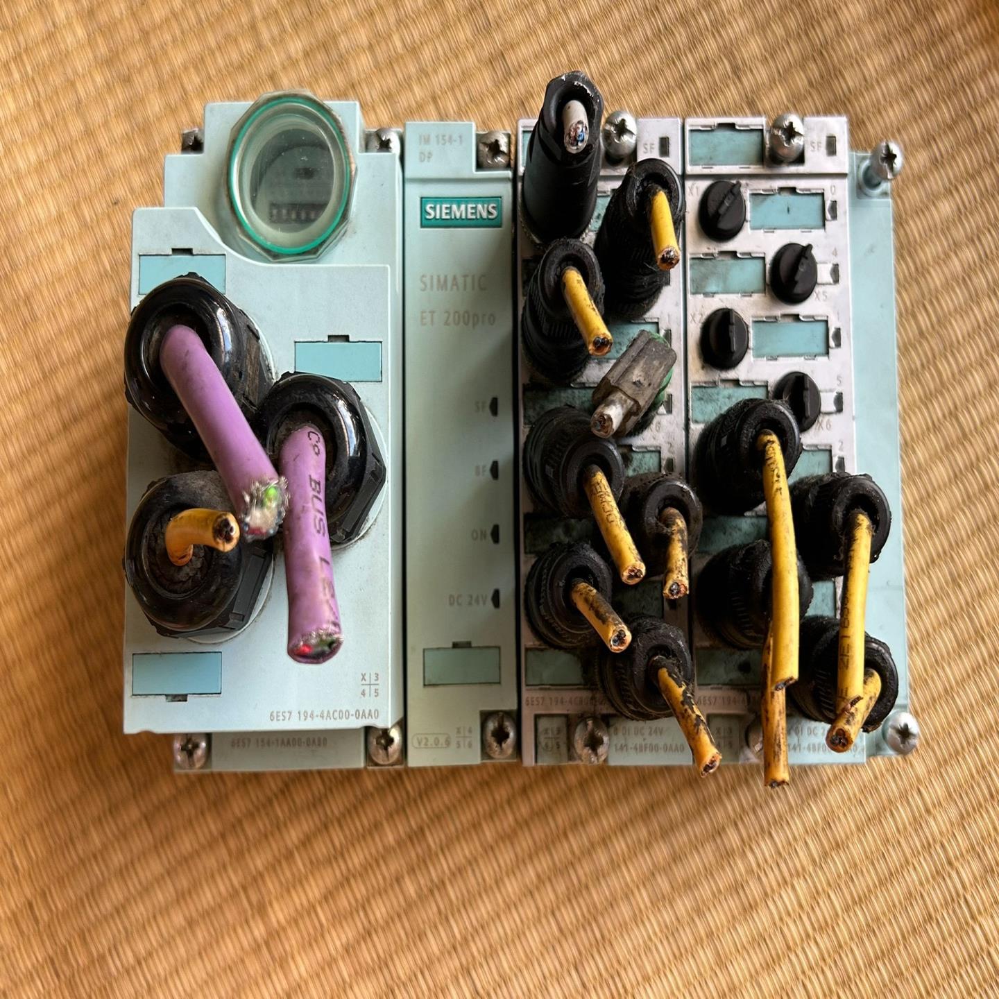 西门子 ET200PRO连接器底座，154-1AA00-0