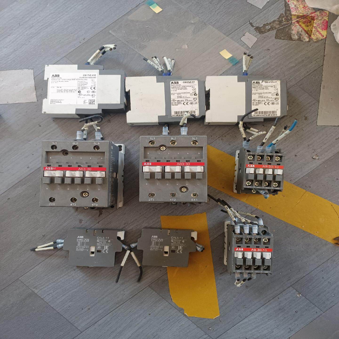 [德峰]，处理拍摄实物ABB接触器 图片打包。打包