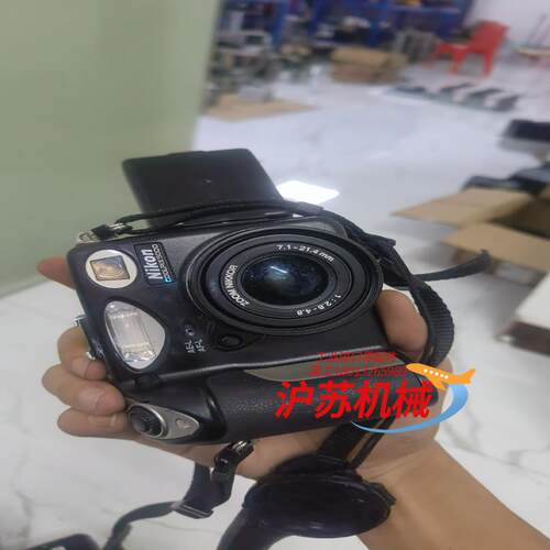 Nikon E5000