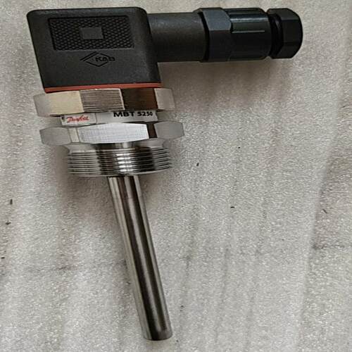 丹福斯温度传感器   084Z8013~议价