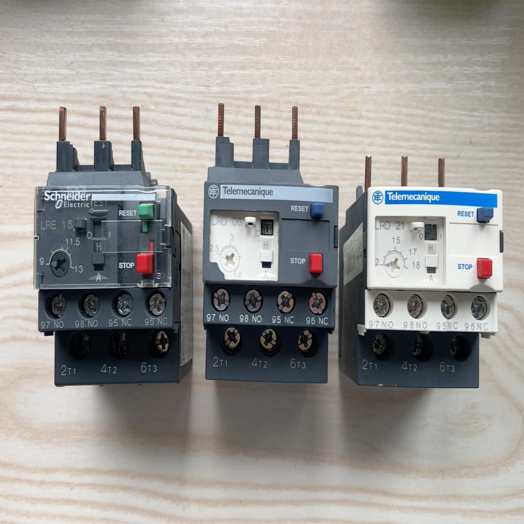 施耐德 热过载继电器 LRE16N，9-13A，有一个。