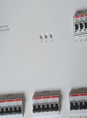 华为APDB-9-KH交流配电箱是一种放置于室内，自然风冷下