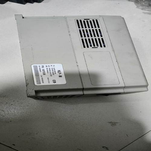 海利普变频器HLp一M，3.7kw，功能包好，成色可以，无磕