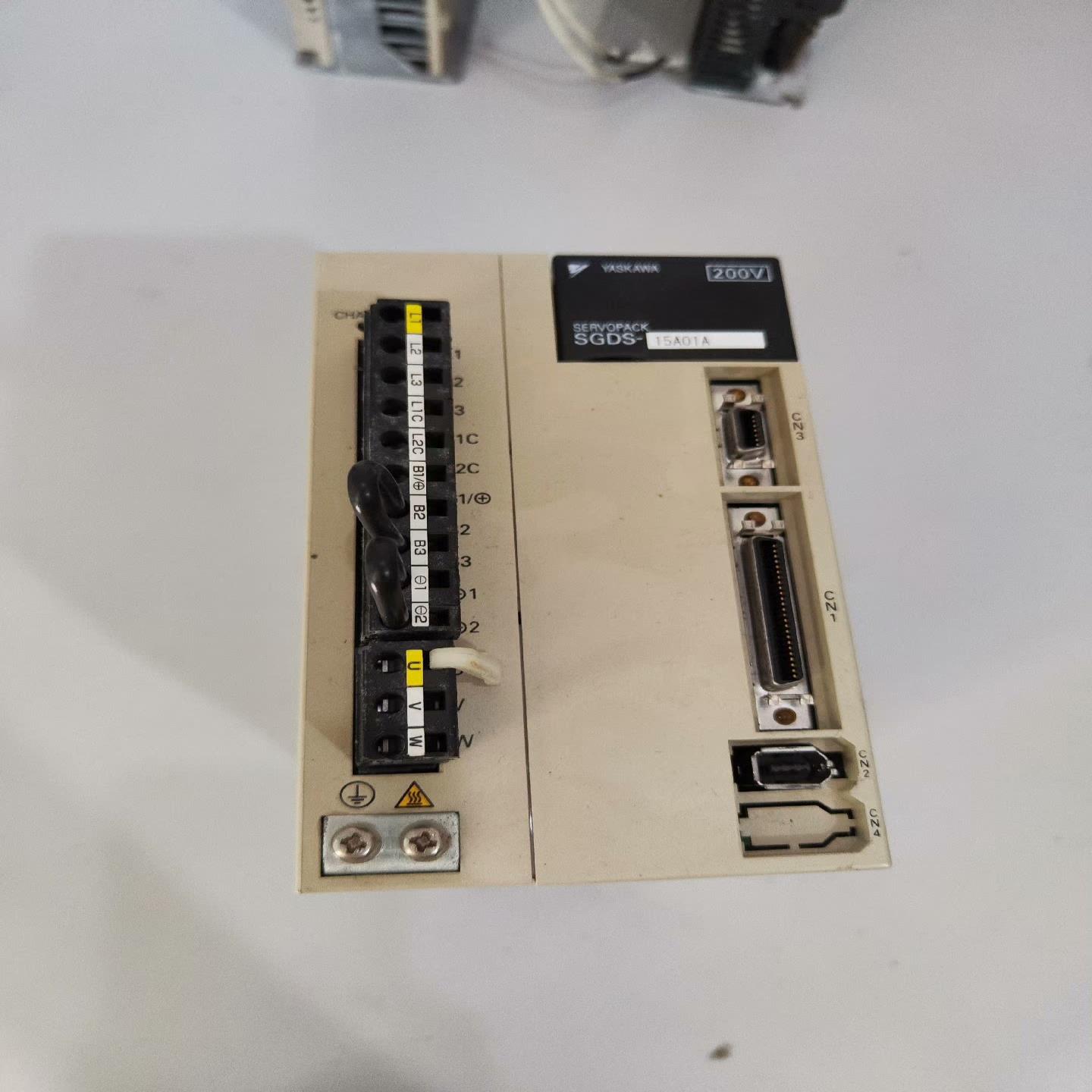 （设备配件）SGDS-安川驱动器15A01A