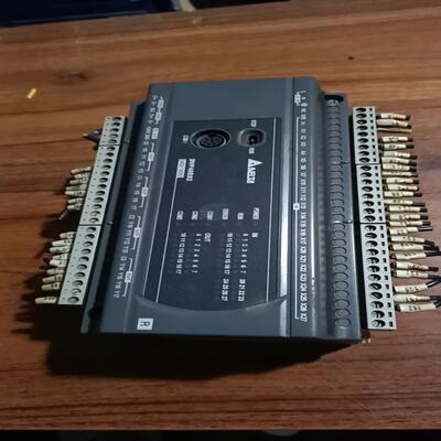 台达DVP40ES200R,，