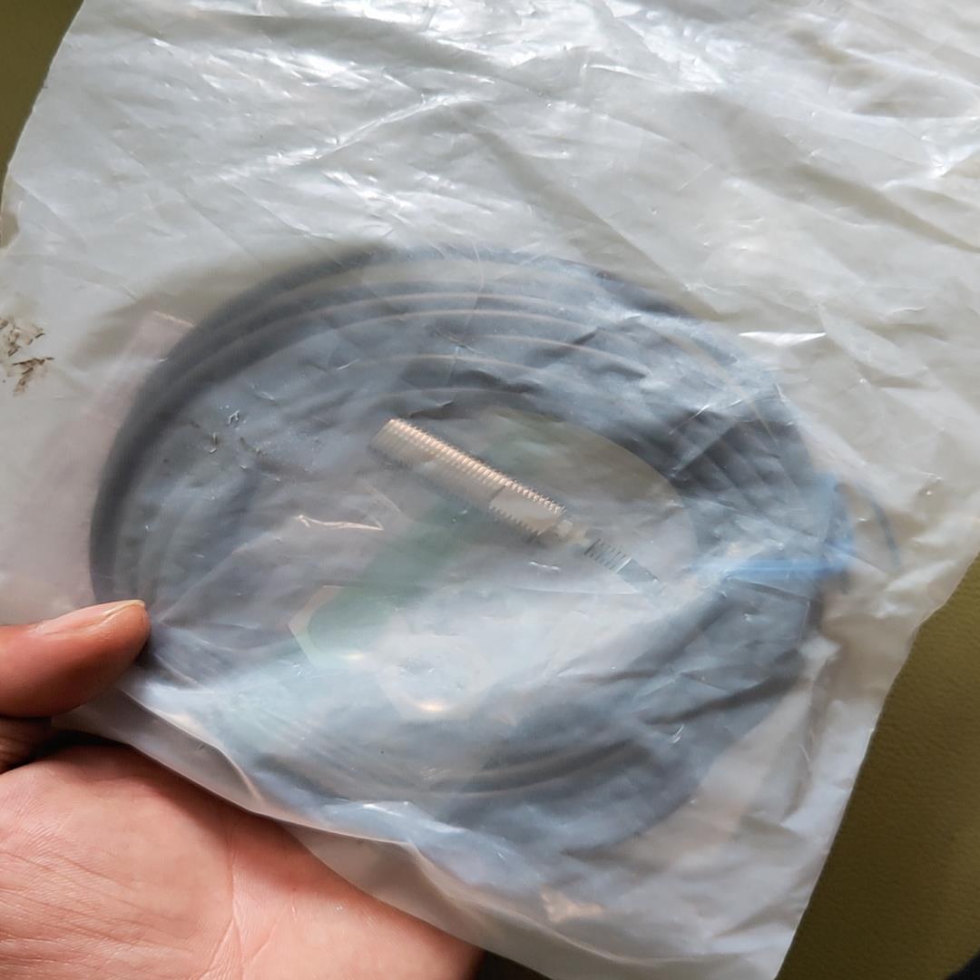 E2W-X2F1接近开关5m就。