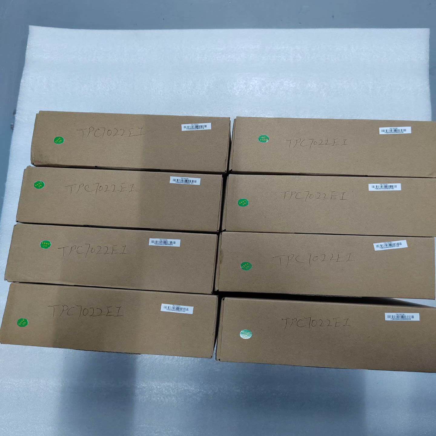 现货昆仑通态触摸屏TPC7022EI余料原装未使用