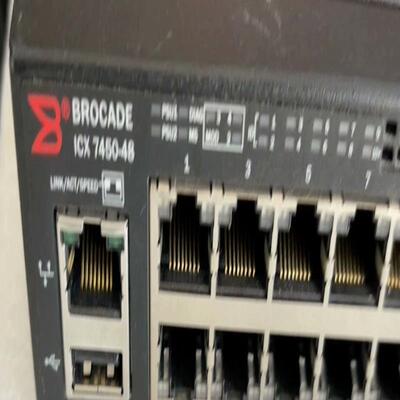 Brocade ICX7450-48，48电口加4口万兆交换