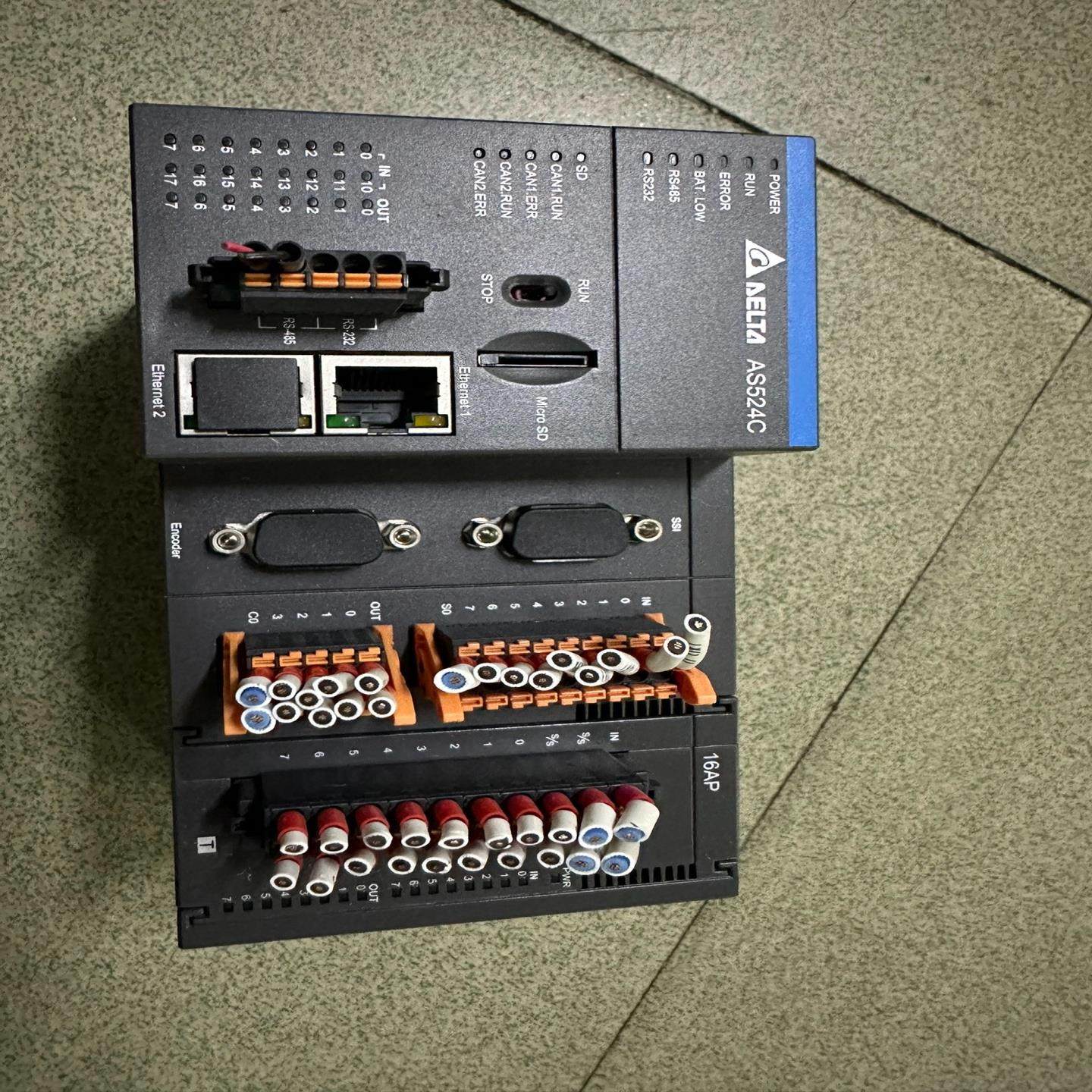 台达PLC，AS524C-B，如图所示，实物实拍，议