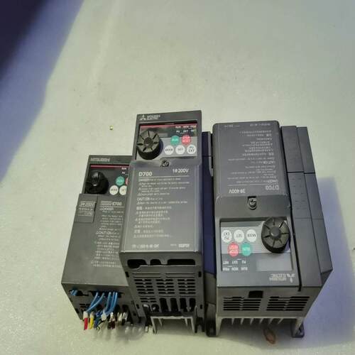 MTSUBISHI  FR-E720-0.2K四个 FR-D