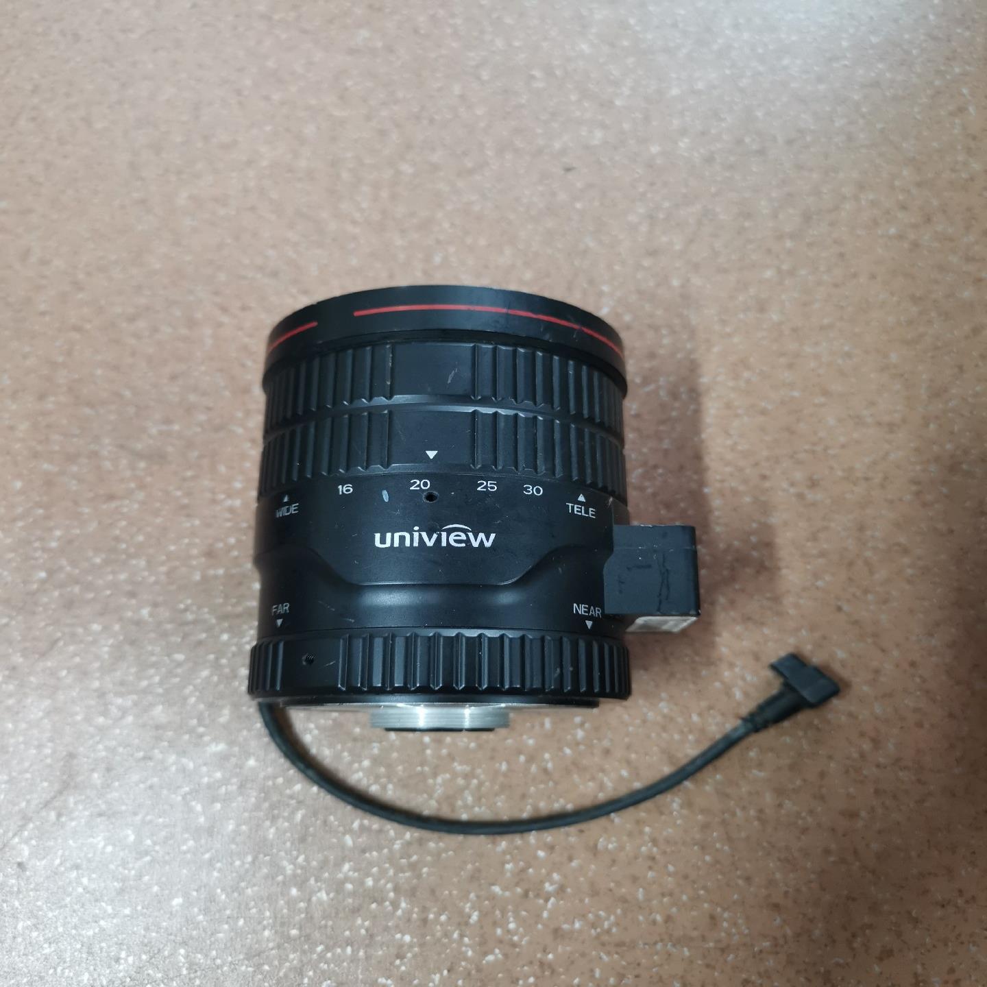 uniview手动变焦11-40MM镜头电警卡口镜头，成色如