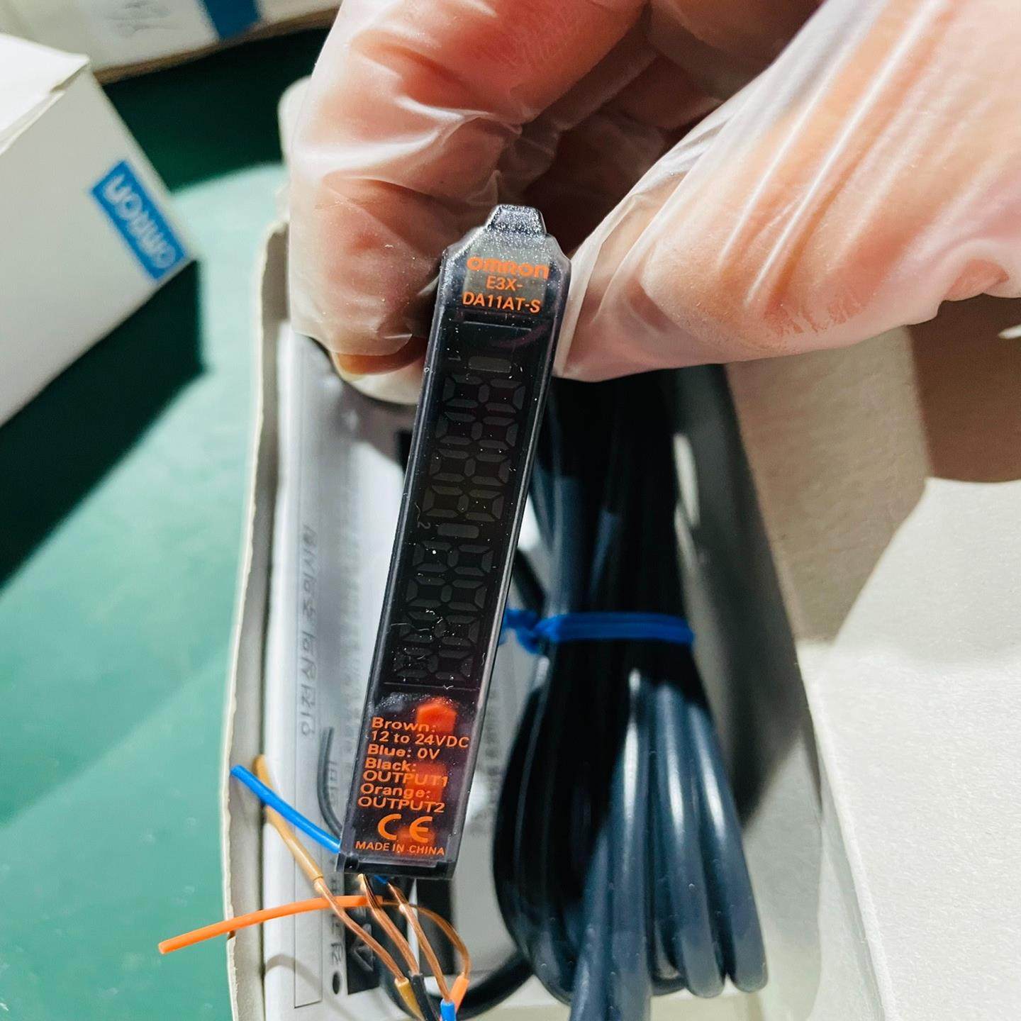 传感器，型号E3X-DA11AT-S，，全新未