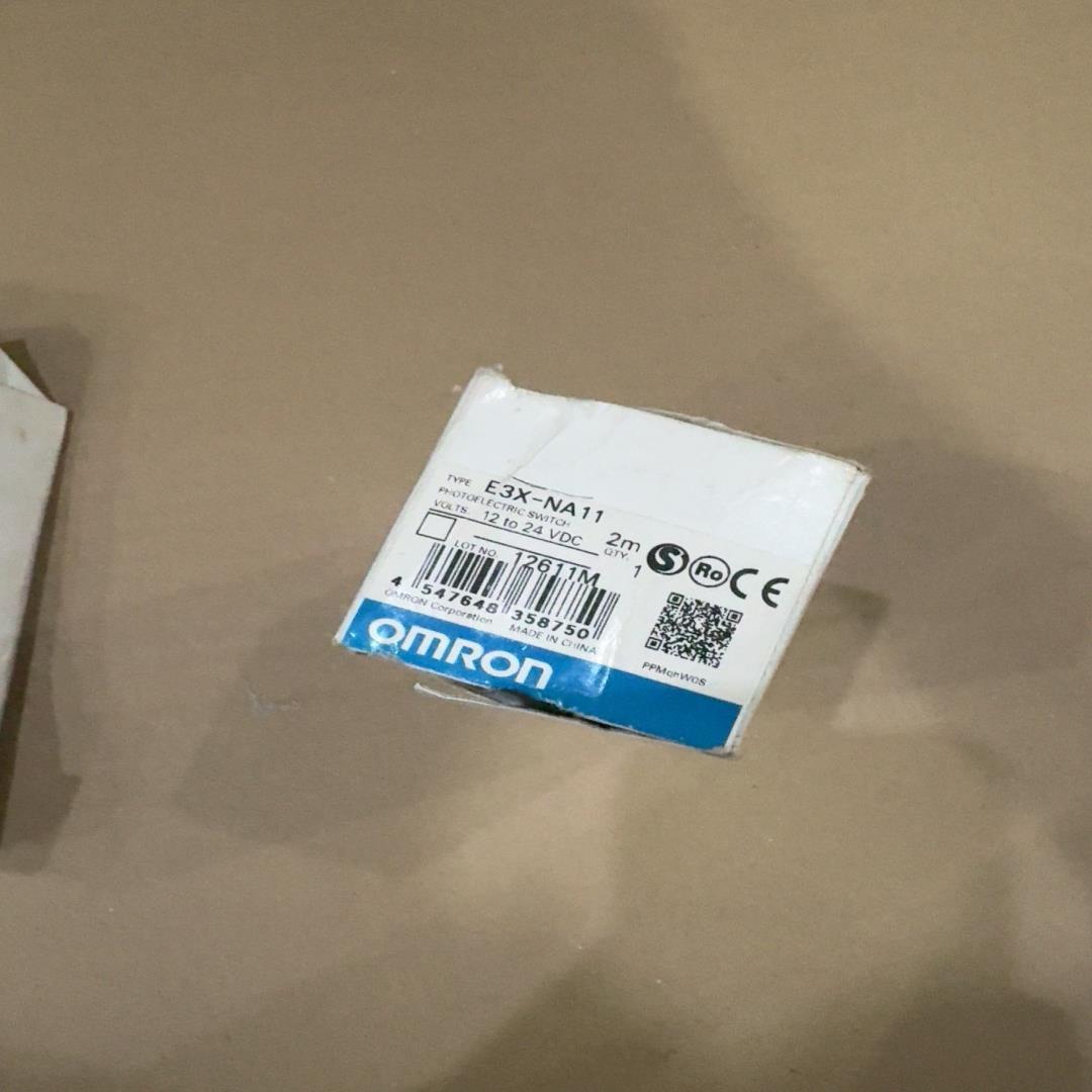 传感器E3X-NA11 共2个 160