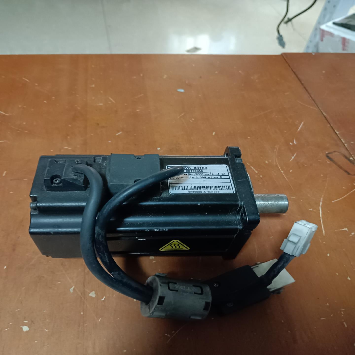 伺服电机80DNMA1-0D75DBAK   0.75KW~议价