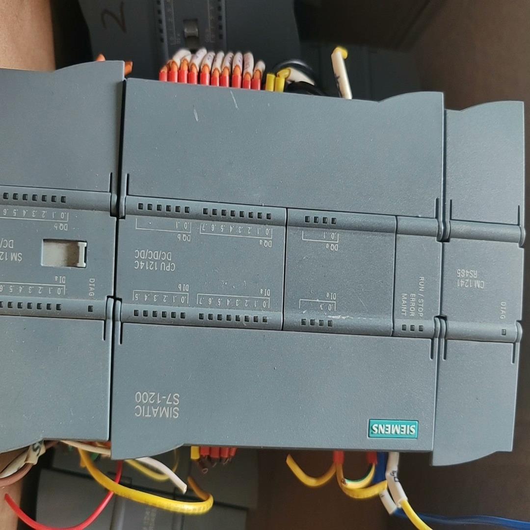 （设备配件）西门子PLC一套，214-1AE30。模块223-1BH30