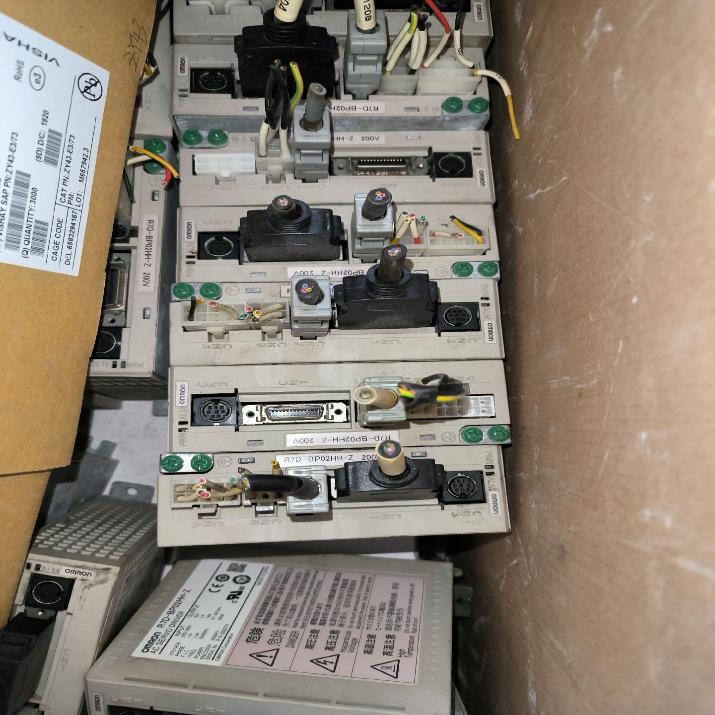 伺服驱动器R7D-BP02HH-Z 200V