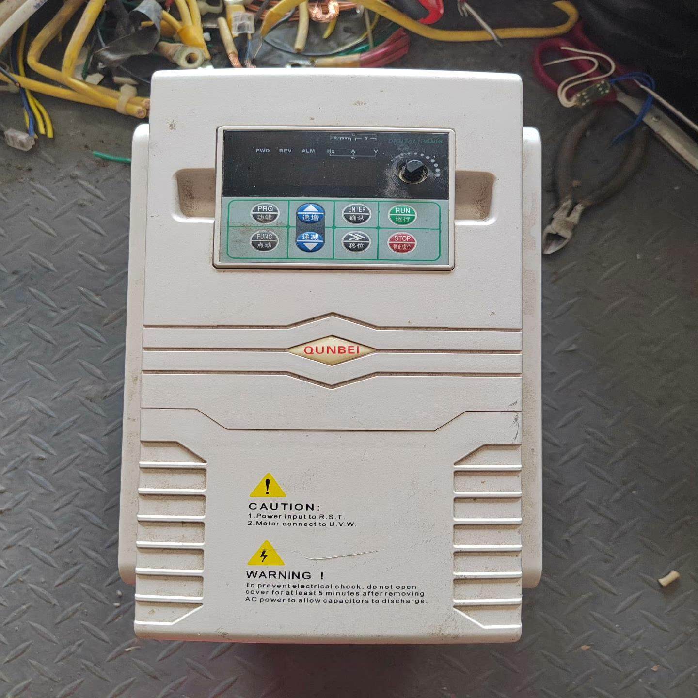 群倍变频器，5.5kw/7.5kw，功能包成好色如图，QLP