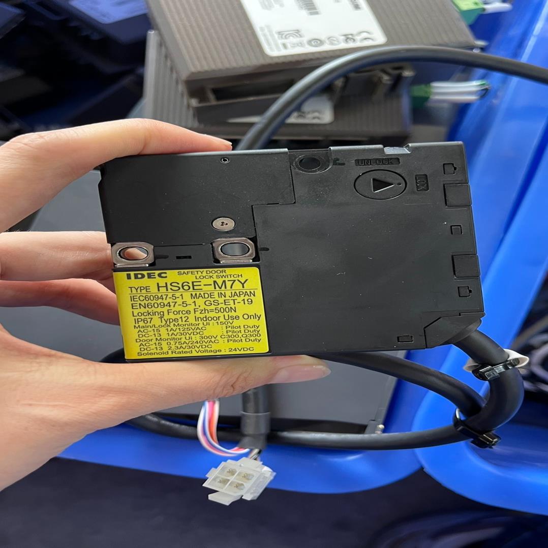 IDEC和泉薄型电磁式安全开关HS6E-VM7Y机器