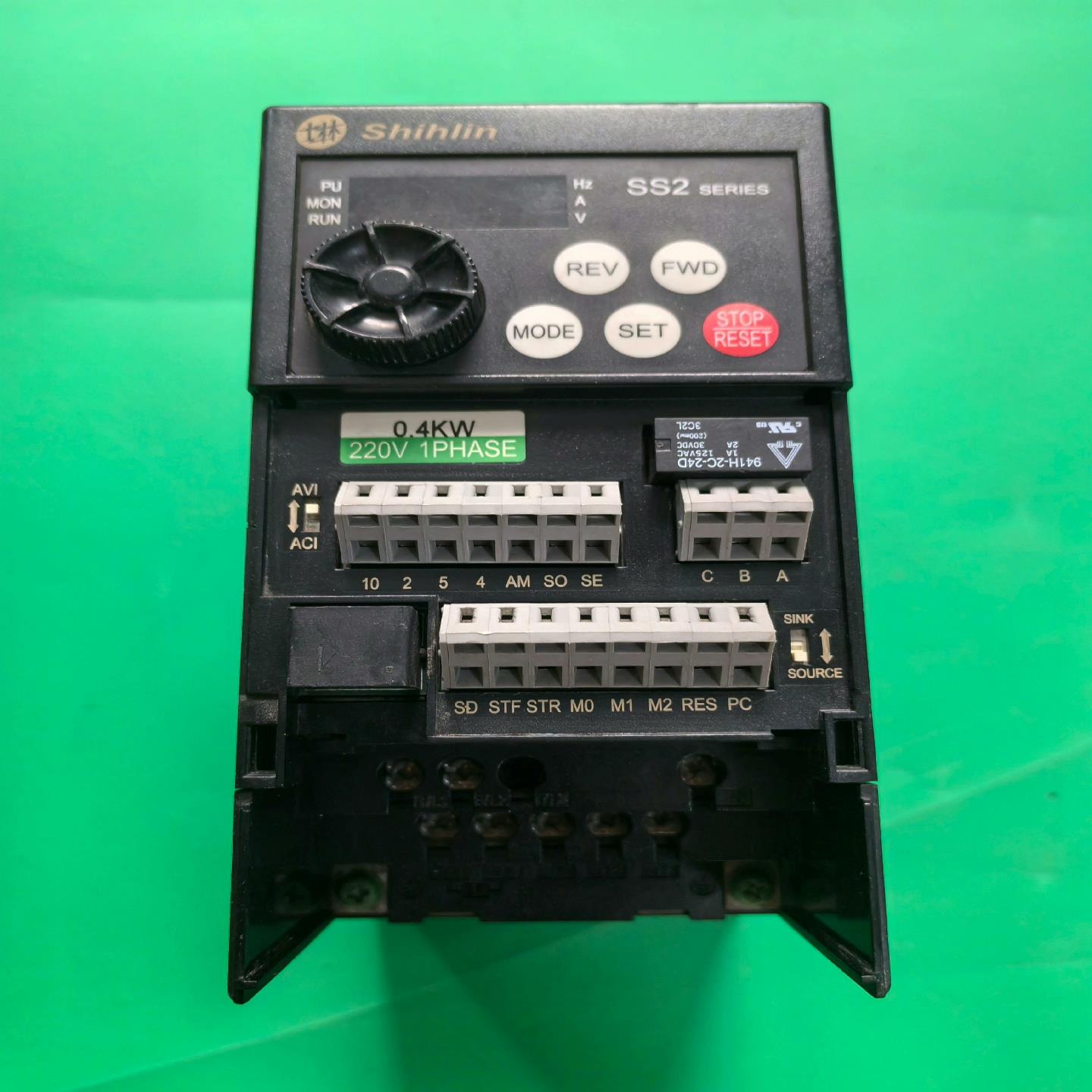 士林变频器，SS2-021-0.4K，0.4千瓦，220