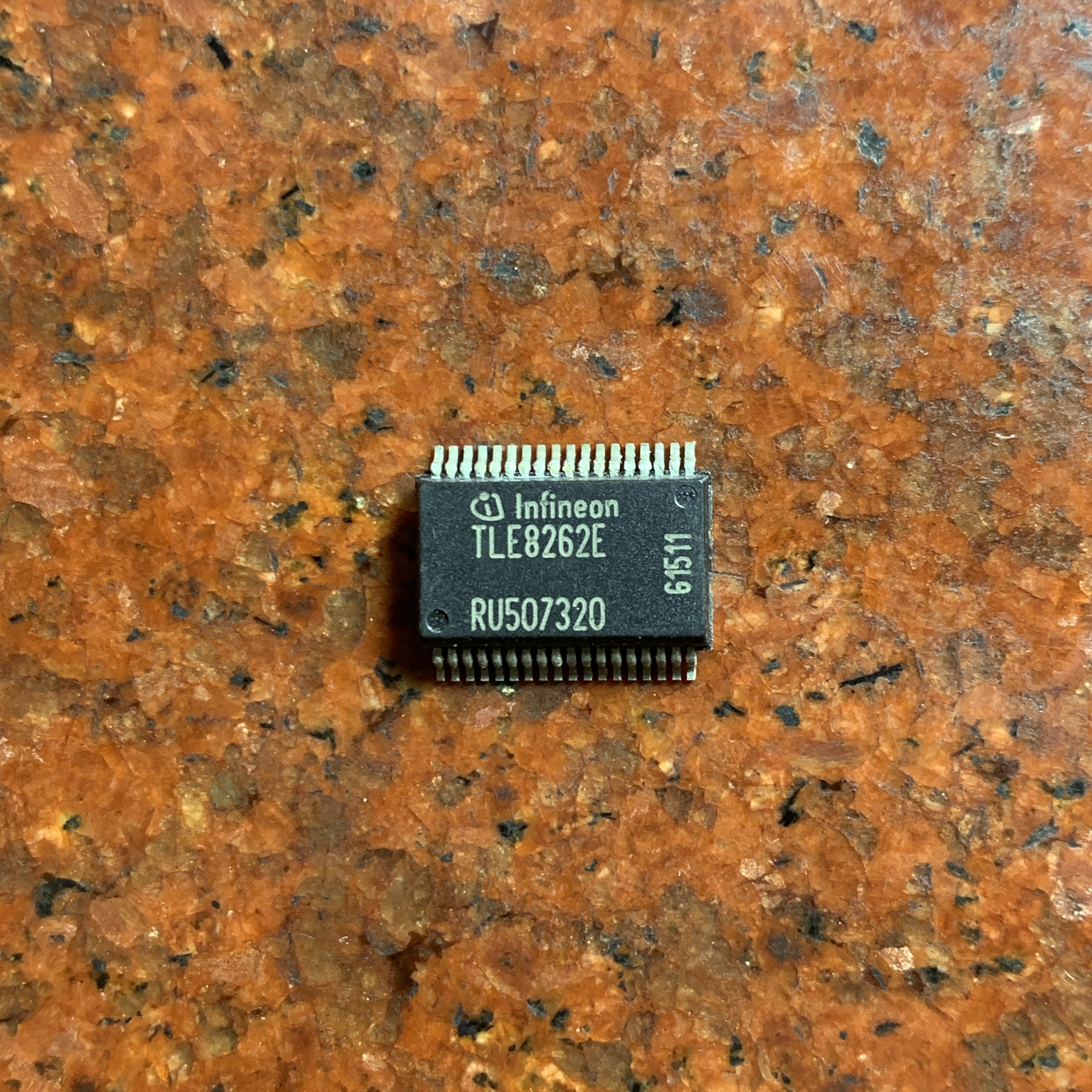 现货全新进口 TLE8262E/TLE8262 原装正品 质量保障 HSSOP-36