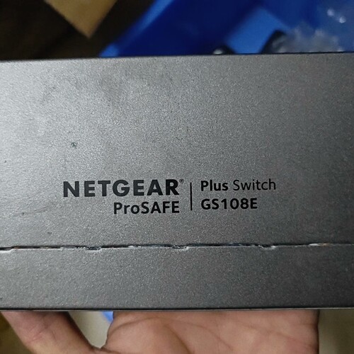 NETGEAR网件8口千兆交换机，GS108E,GS108T ~议价