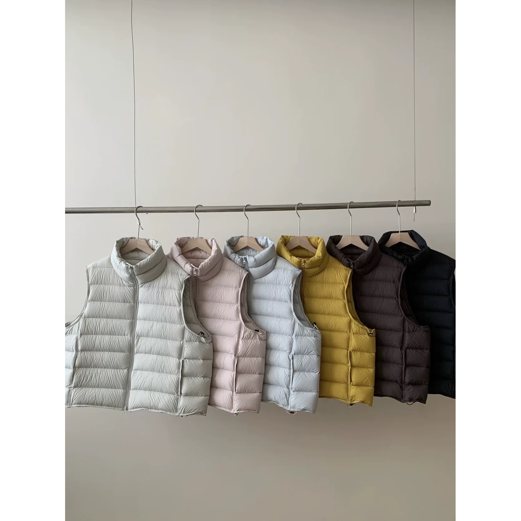 嘉兴羽绒服排骨羽绒马甲女短款2025新款韩版休闲宽松立领90白鸭绒