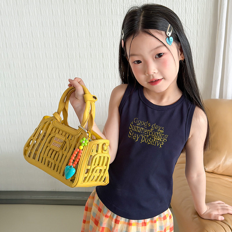 Yumi妈女童夏季2026简约字母印花背心儿童清爽百搭字母背心26C012