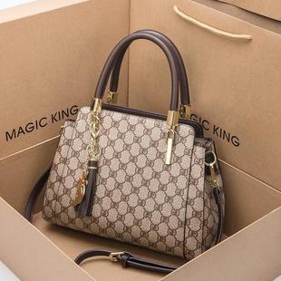 2025新款女士奢侈品女中年包包名牌时尚斜挎包包妈妈手提真皮新款