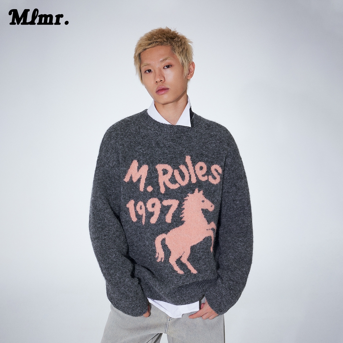 针织罗纹袖口单侧logo旗标；双色可选