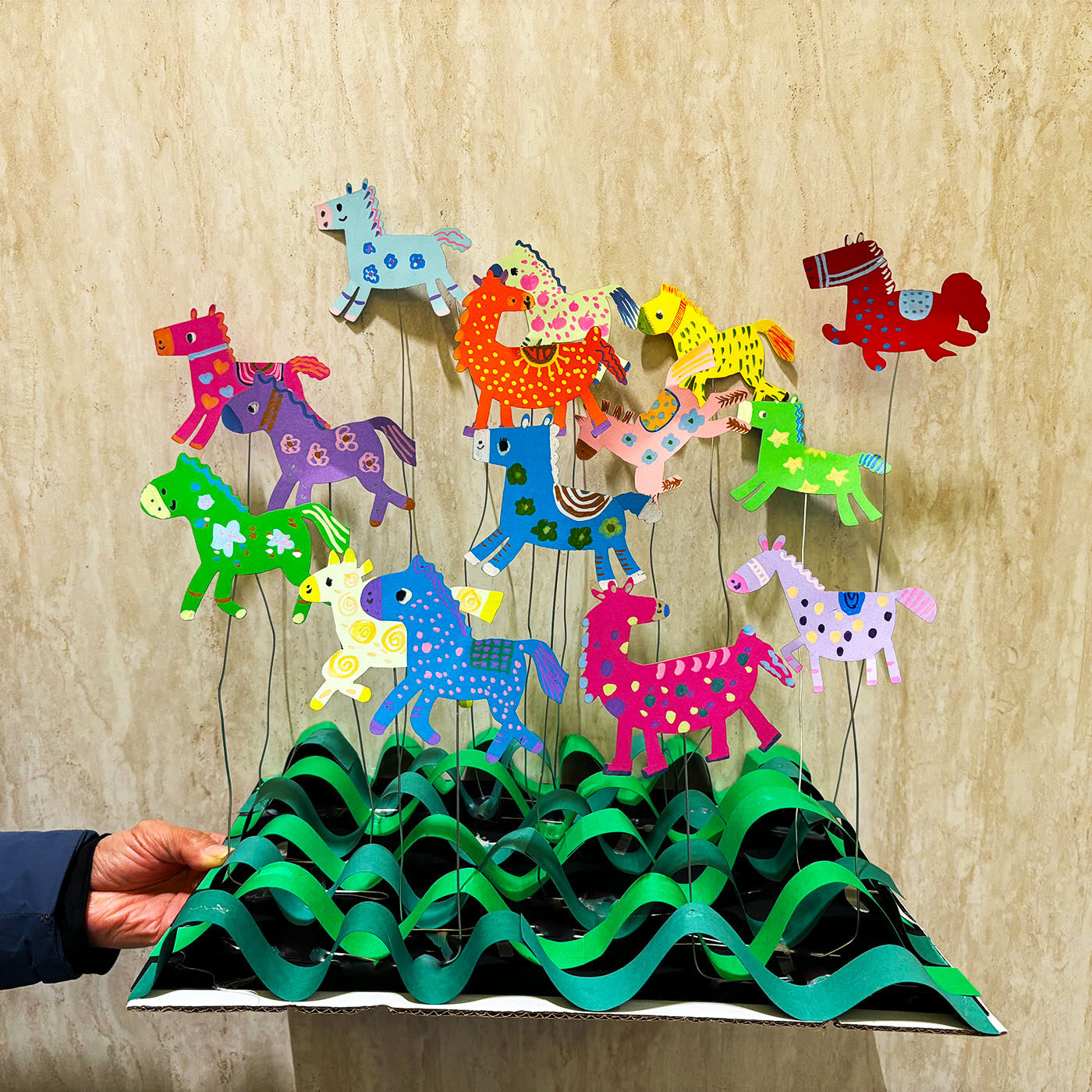 幼儿园小学儿童手工立体马年新年手工材料包万马奔腾裁剪好的彩色小马