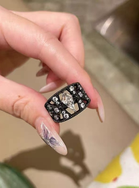 浪漫传说锆石几何形戒指