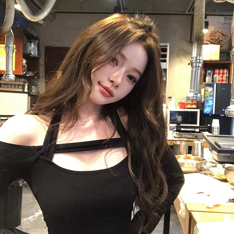 Simida斯密达-冬上新镂空挂脖一字肩加绒长袖收腰tee打底衫H3065