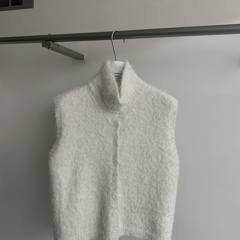 Aurora-冬上新韩系圈圈毛纱立领开衫针织马甲1940