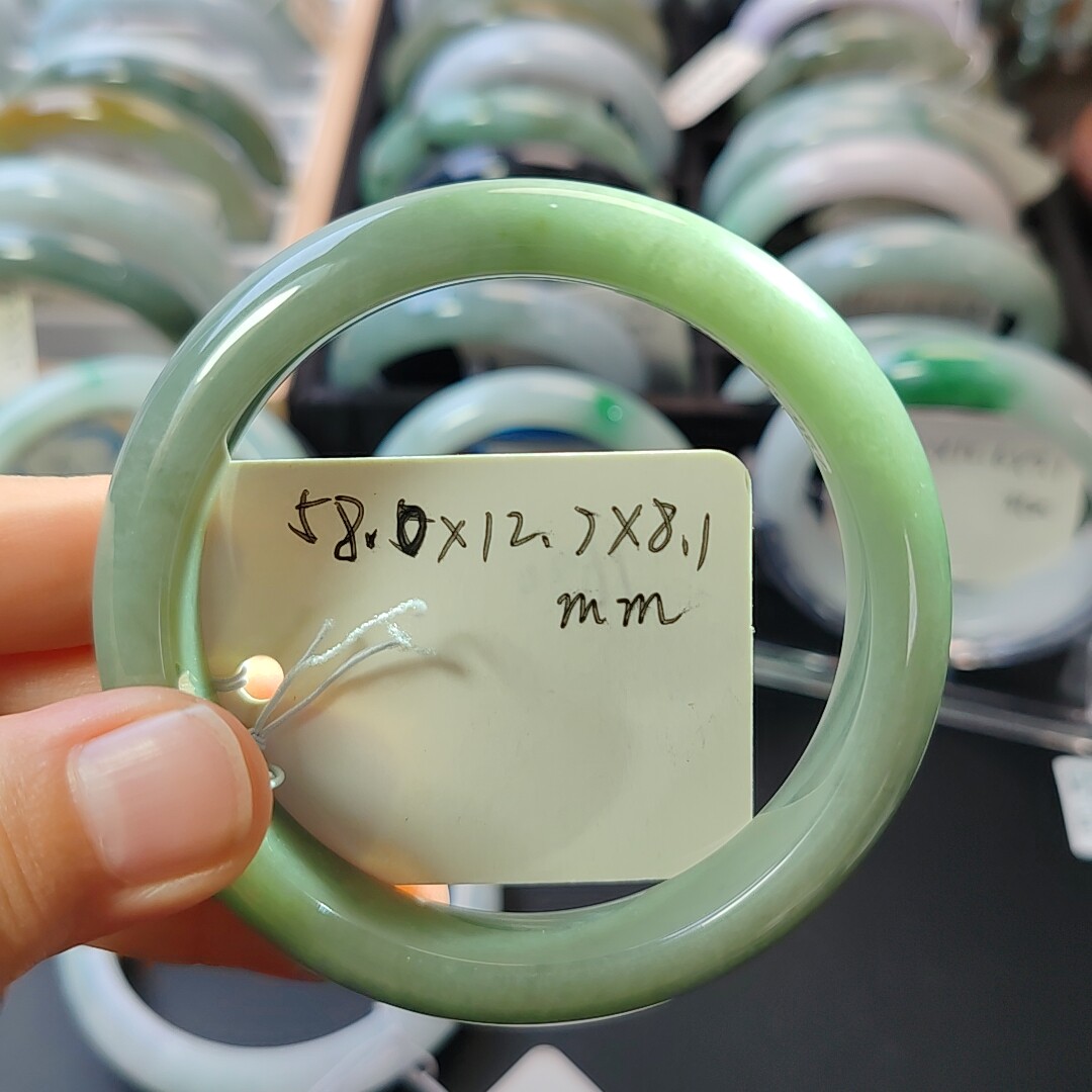 特价清仓58圈翡翠A货手镯老油青