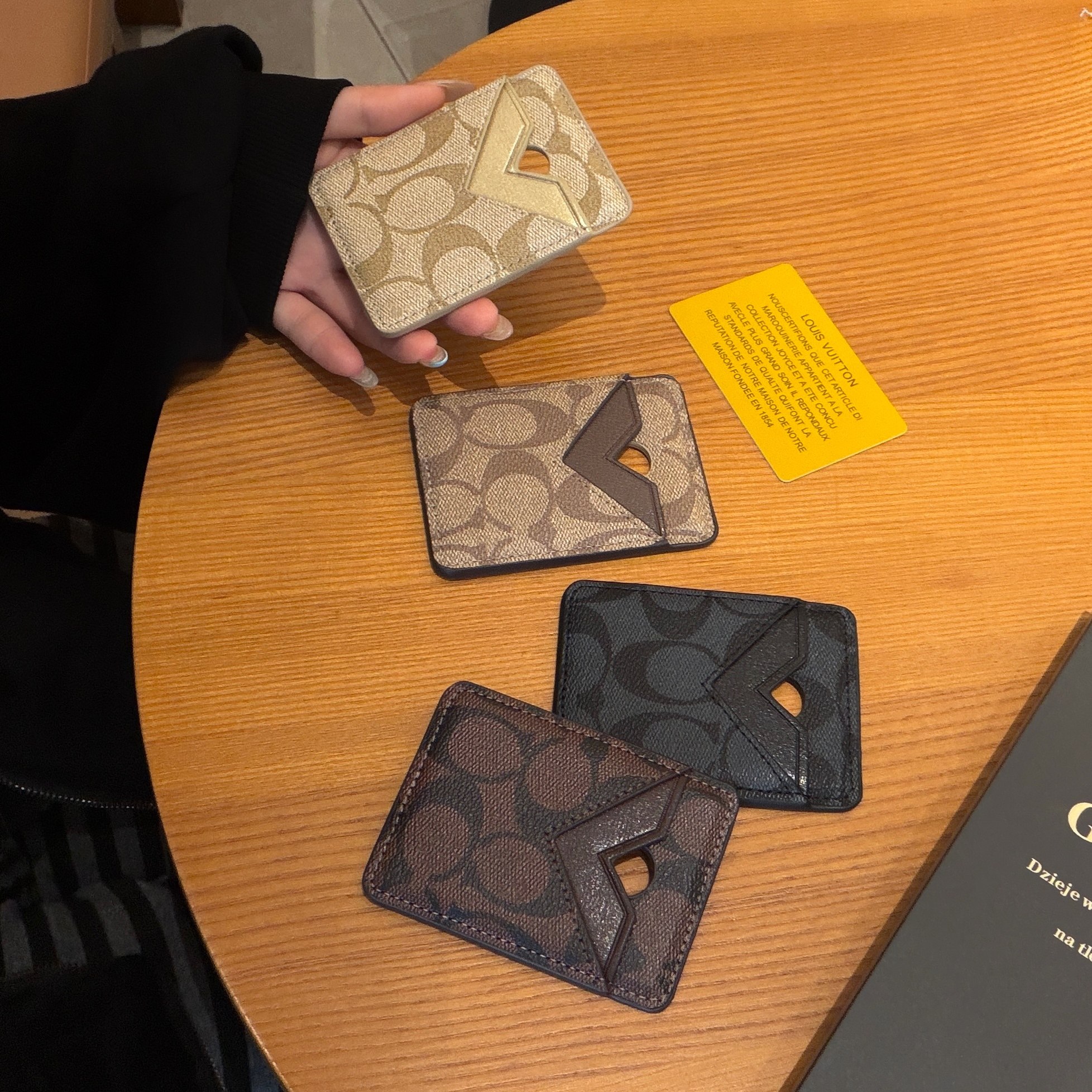 潮牌新款老花Magsafe磁吸卡包适用苹果17promax手机iPhone16男女15pro皮质14背夹13超薄12强磁卡套门禁卡证件,文具电教/文化用品/商务用品,卡套/证件套,淘宝优惠券,粉丝福利购,淘宝优惠卷