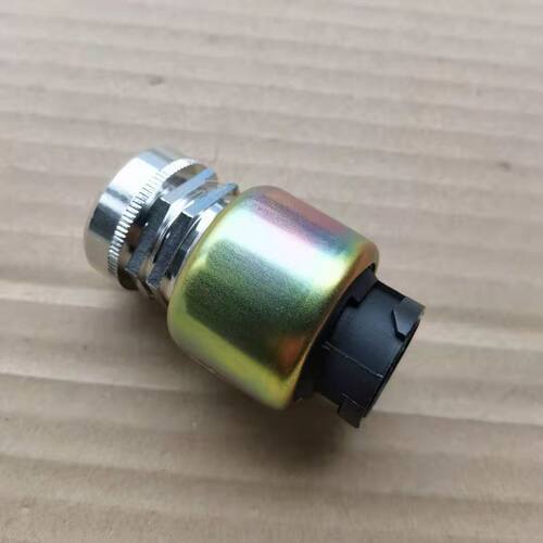 适配德龙F2000 F3000车速里程传感器速度码表感应塞老款陕汽配件