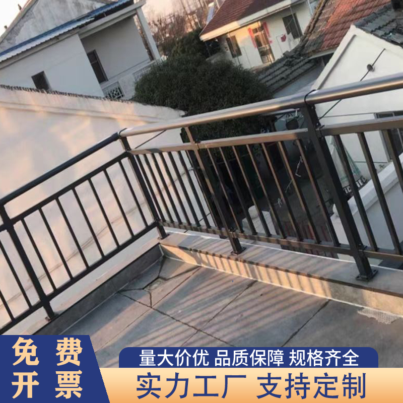 别墅小区楼顶室外梯扶手