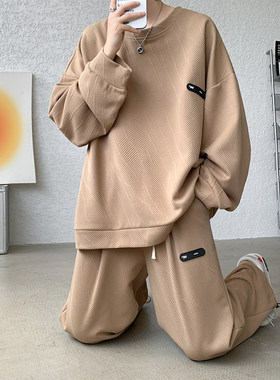 多巴胺潮男穿搭一整套炸街高级感秋季长袖卫衣套装初中生大码裤子