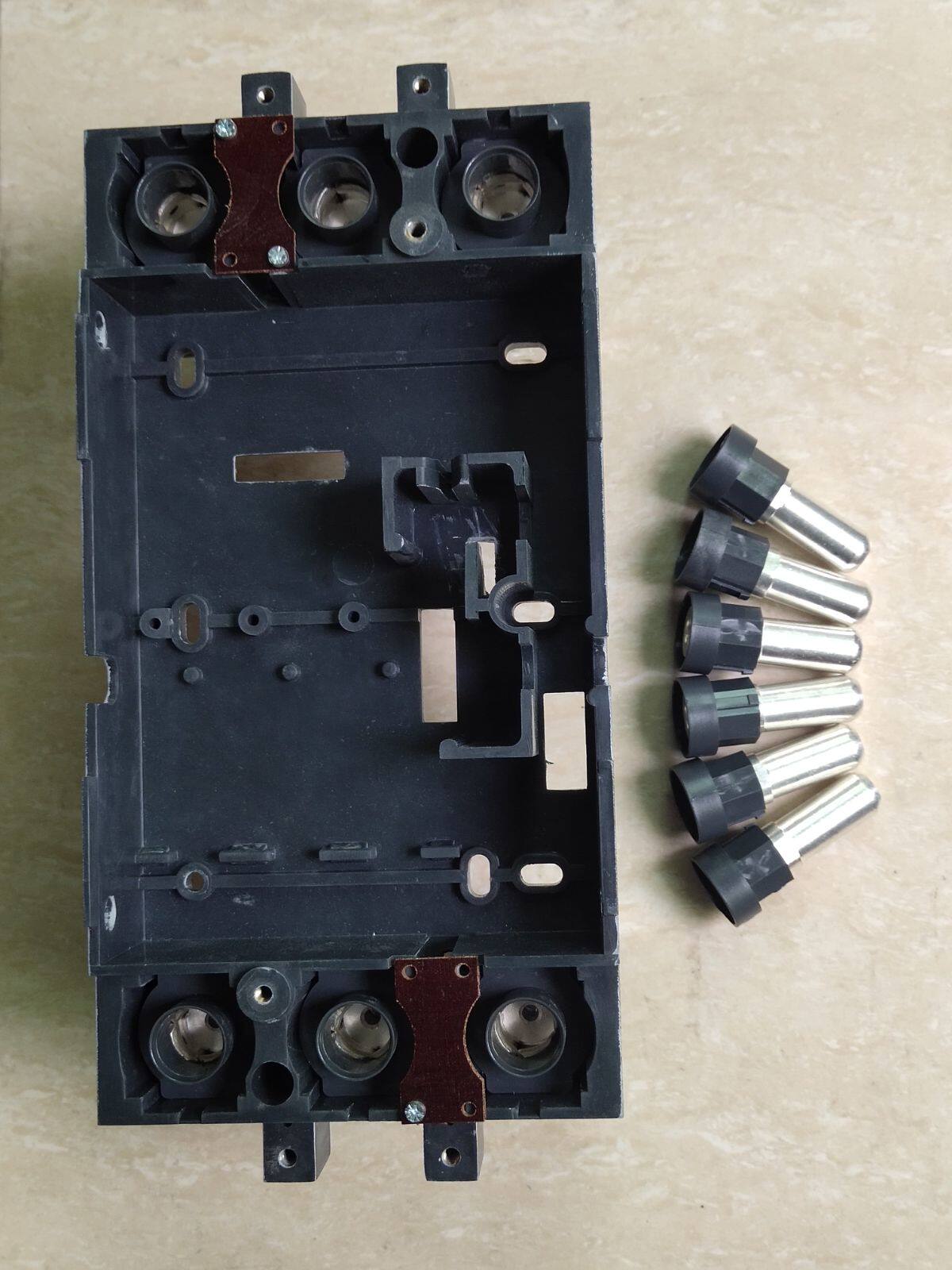 施耐德塑壳断路器nsx/cvs系列空气开关附件cr2插入式板后接线