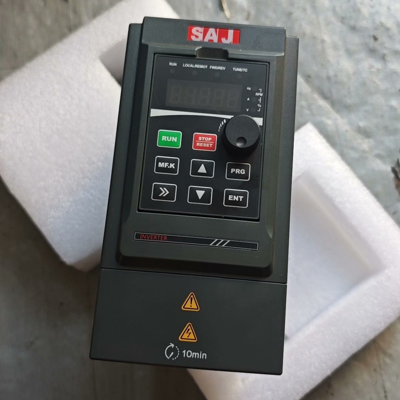 询价三晶变频器VM1000B-4T2R2GB 380V/2.2K议价