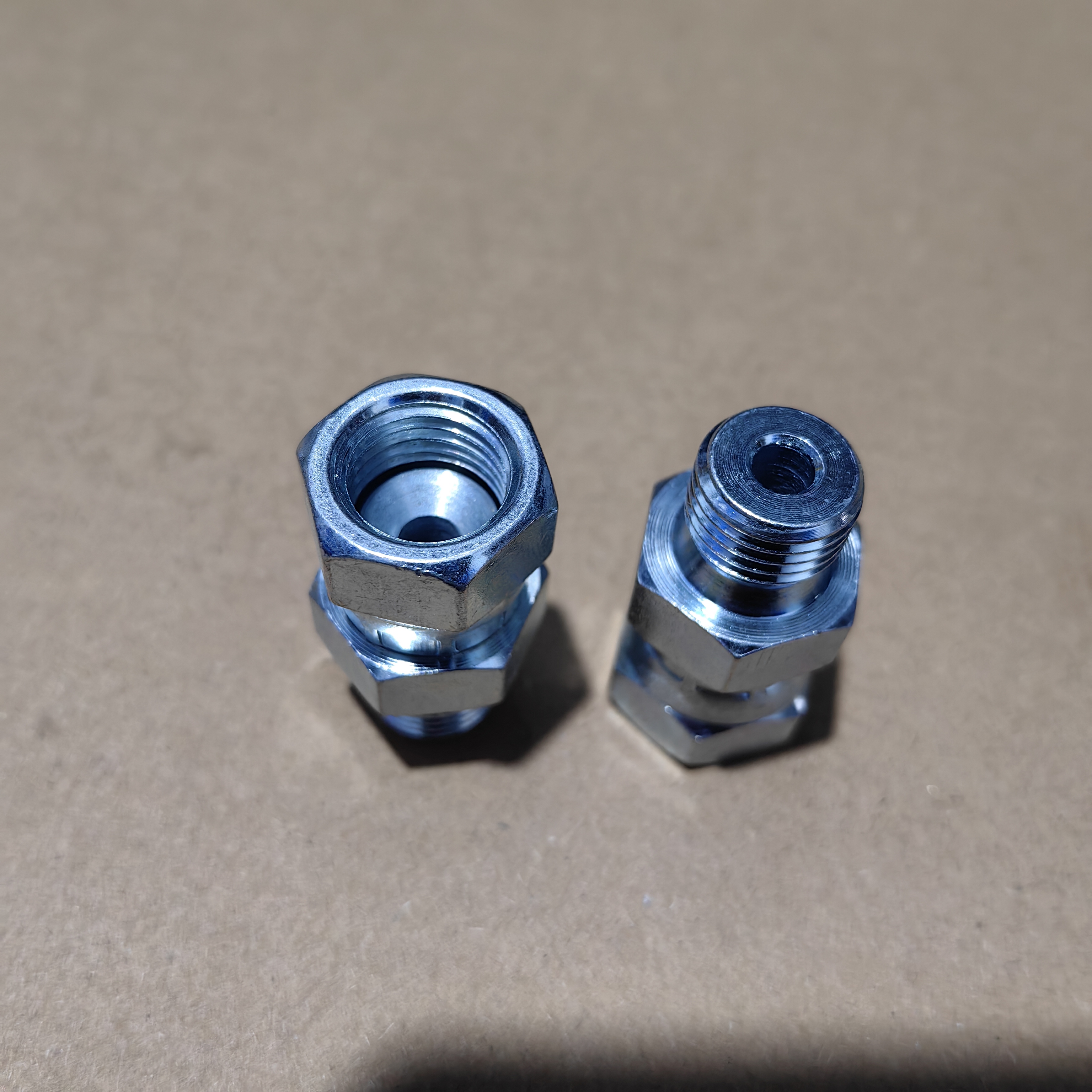 外丝组平面转内活接型喇