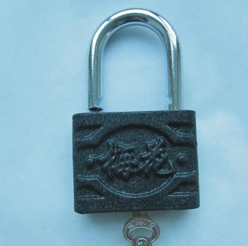 梅花牌 50mm60mm75mm单铸铁挂锁 大门挂锁 全铜锁芯 十大锁王