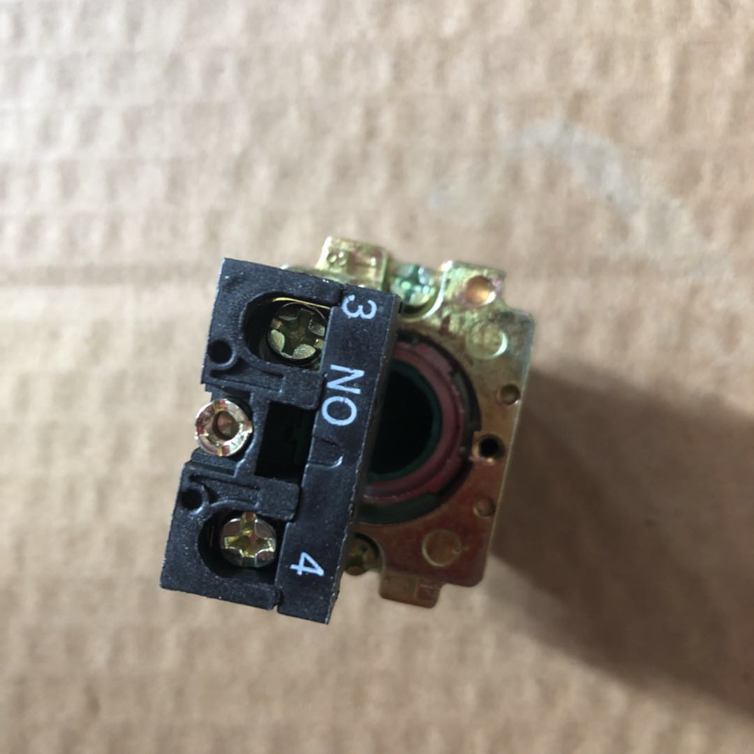 优质经济型平头按钮自复