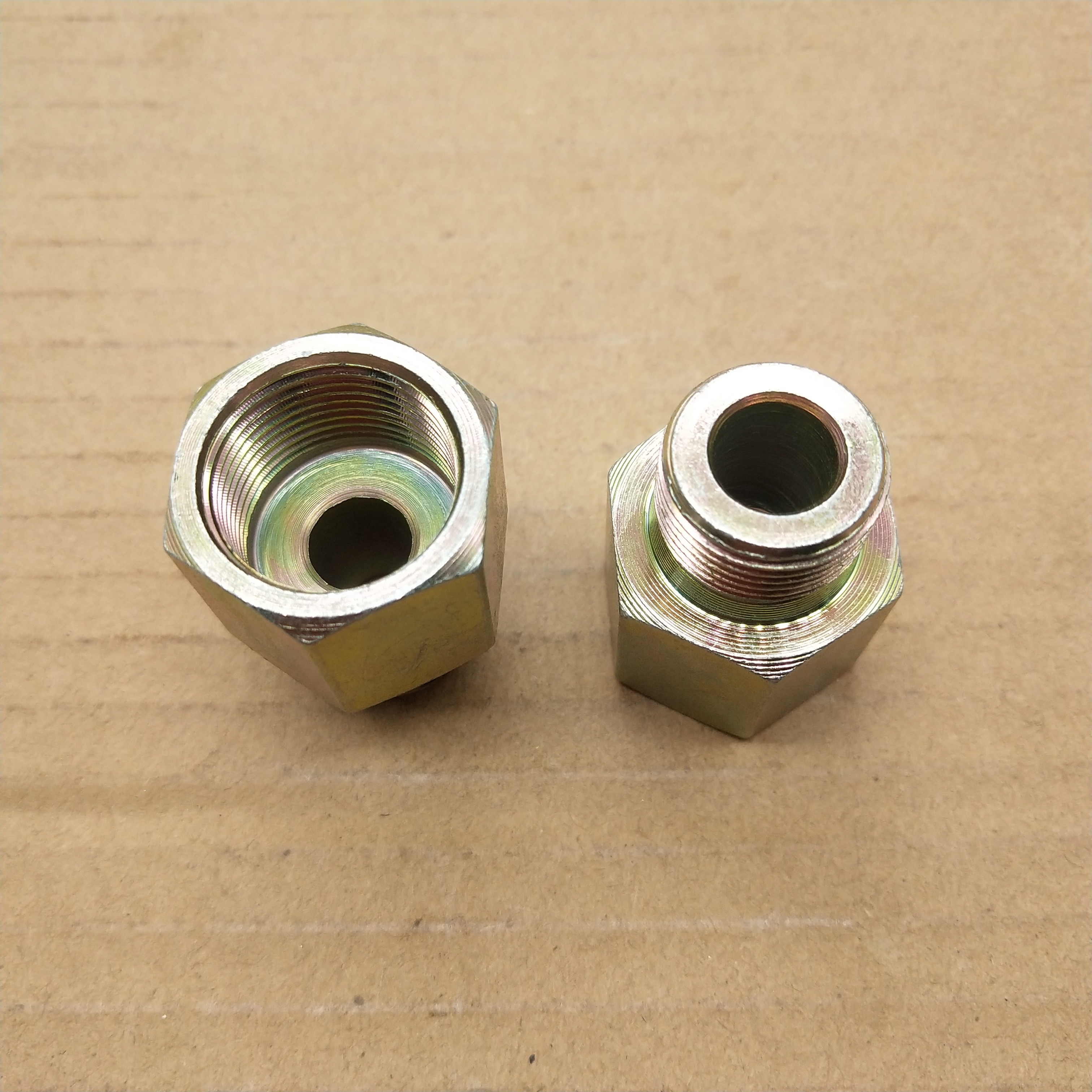 外丝直螺纹转内公制铁接